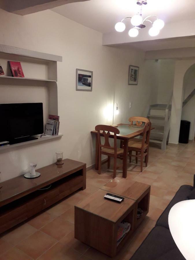 Maison De Village Bagnols en Foret Bagian luar foto
