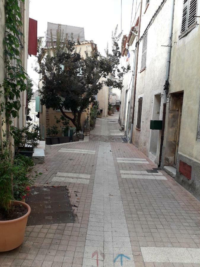 Maison De Village Bagnols en Foret Bagian luar foto